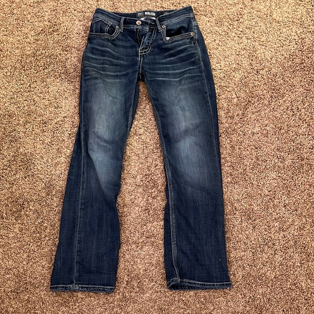 Buckle BKE Aiden 29 straight bootleg denim jeans.